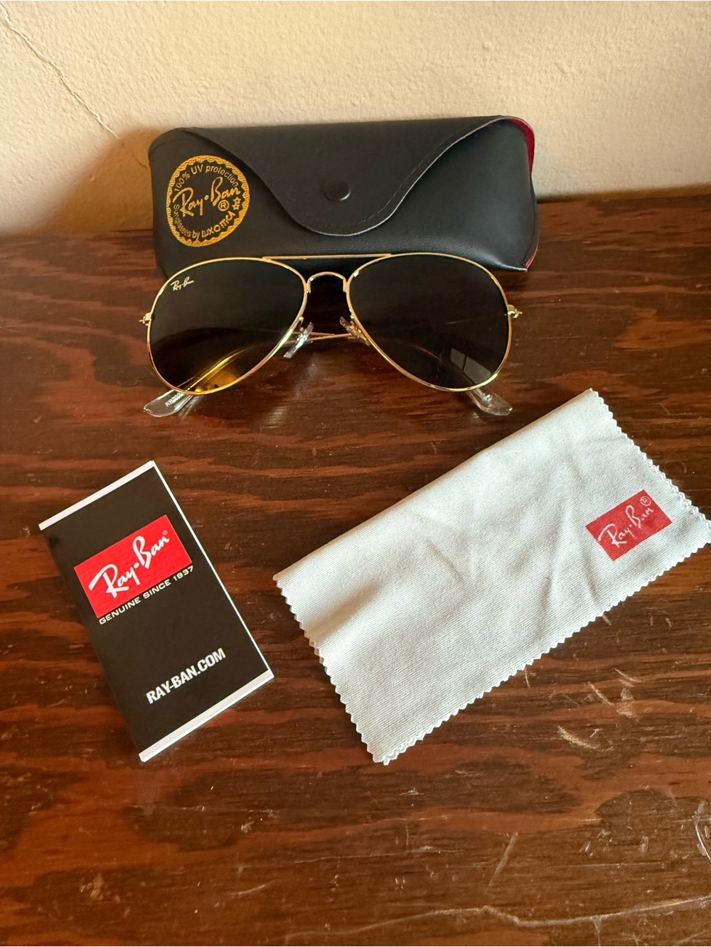 Ray-Ban Gold Frame Black Lens Aviator Sunglasses with Case